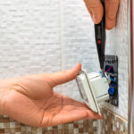 Installation of a floor temperature controller in the house