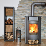brennender Kaminofen wood fired stove